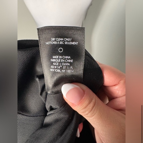 Alice + Olivia Tayla Dress in Black/Size 6 - Picture 8 of 10